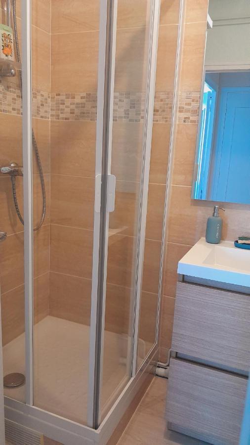 Chateauroux : Bel Appartement Avec Balcon Екстер'єр фото